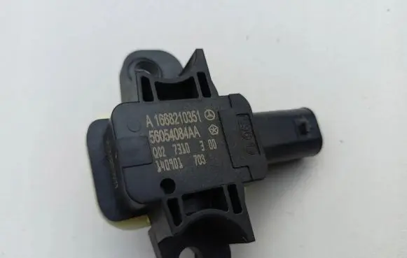 Dodge Challenger Airbag deployment crash/impact sensor 56054084AA