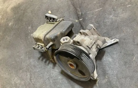 Mercedes-Benz Sprinter W906 Power steering pump A0064667801 7693900525