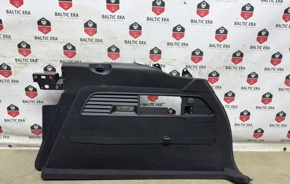 Volkswagen Touareg II Trunk/boot side trim panel 7P6863820 1812010