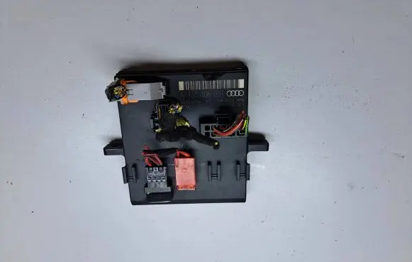 Audi A4 S4 B7 8E 8H Comfort/convenience module 8E0907279N 14012007