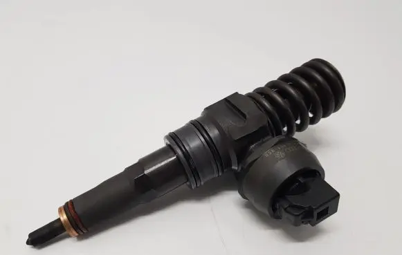 Volkswagen Caddy Fuel injector 038130073BN
