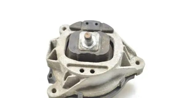 BMW 1 F20 F21 Engine mount bracket 6787657