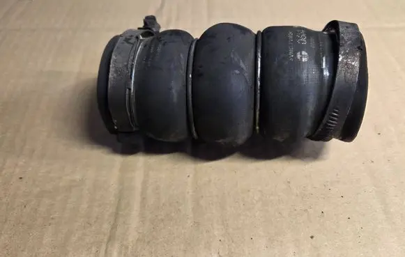Intercooler hose/pipe
