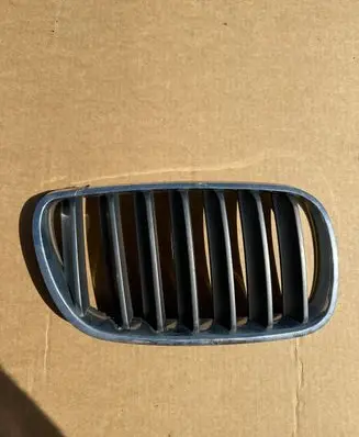 BMW X3 E83 Front bumper upper radiator grill 51113420088