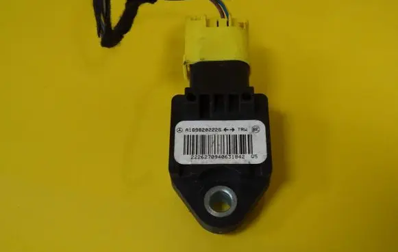 Mercedes-Benz A W169 Airbag deployment crash/impact sensor A1698202226