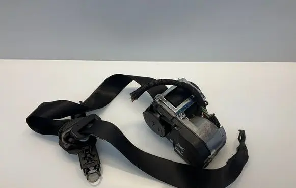 Mercedes-Benz ML W164 Front seatbelt