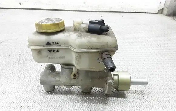 Volkswagen Fox Master brake cylinder 0204221082