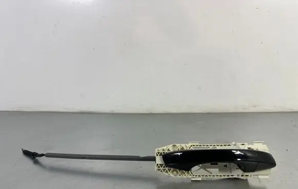 Volkswagen Touareg III Front door exterior handle 8E0839885