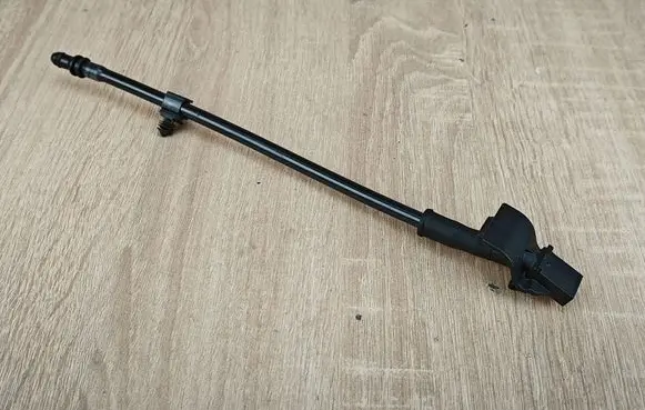 Volkswagen Amarok II Windshield washer spray nozzle B630B