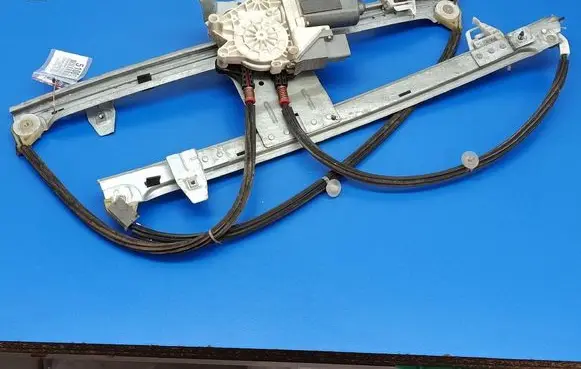 Citroen Xsara Picasso Front door window regulator with motor 
