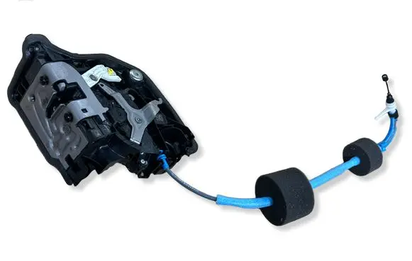 BMW X3 G01 Front door lock 5121