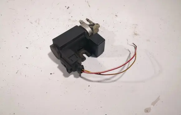 Audi A4 S4 B6 8E 8H Turbo solenoid valve