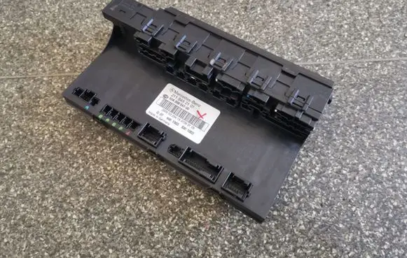 Mercedes-Benz E W211 Fuse module 2115452101