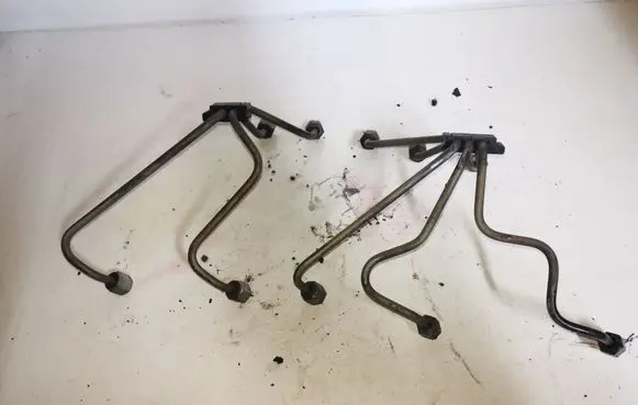 Fuel injector supply line/pipe