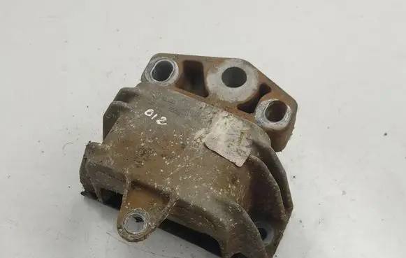 Seat Alhambra (Mk1) Engine mount bracket 7M3199555