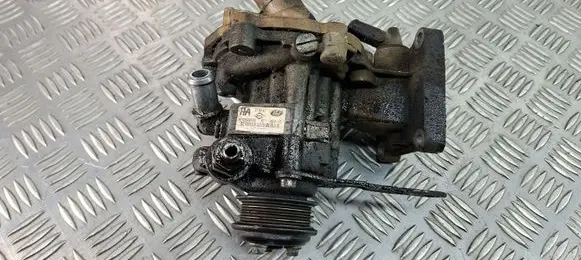 Ford Mondeo Mk III Power steering pump XS713A674BE