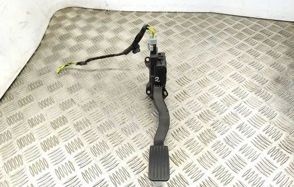 Peugeot 208 Accelerator throttle pedal 9671433780 3865845 6PV00994941