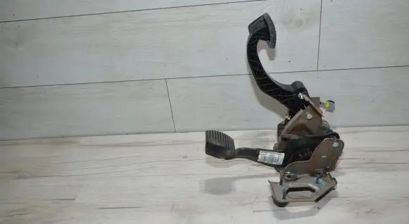 Citroen C4 Cactus Pedal assembly 9682171580