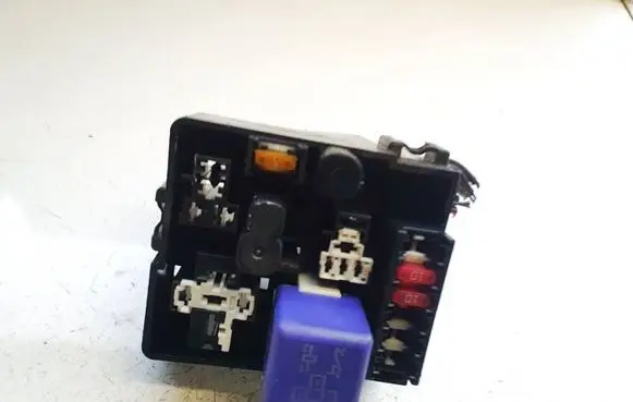 Toyota RAV 4 (XA20) Fuse box set 15113