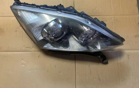 Honda CR-V Headlight/headlamp