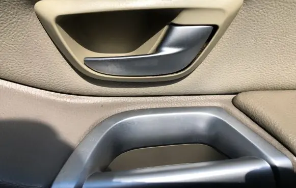 Front door interior handle