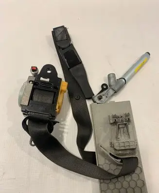 Opel Insignia A Front seatbelt 12848365 27042010