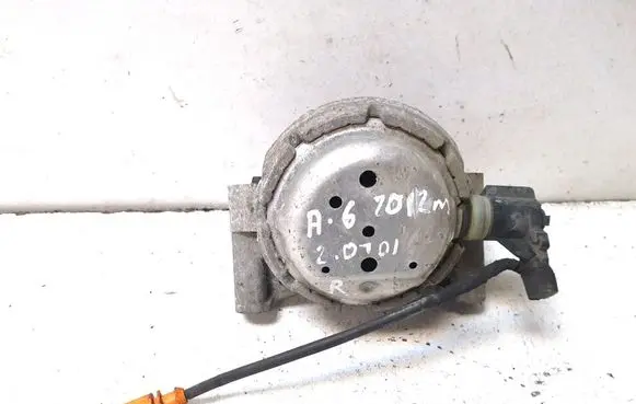 Engine mount bracket
