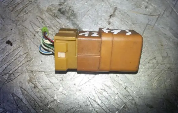 Nissan Almera Tino Other relay