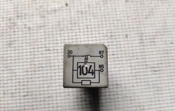 Audi A4 S4 B5 8D Other relay 357911253A