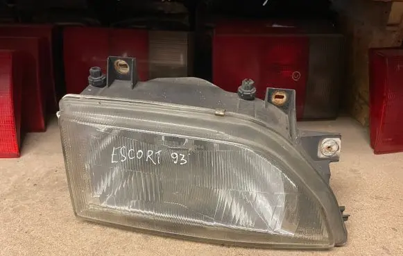 Ford Escort Headlight/headlamp 93AG13005C2C C7V6A