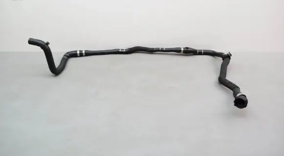 BMW 1 F40 Engine coolant pipe/hose 6832801 6832803