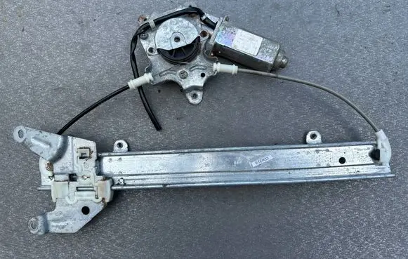 Nissan Terrano Rear door window regulator motor 8273083G10