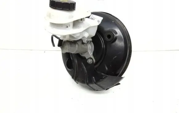 Ford Escort Brake booster UD1W43800