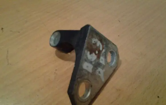 Volkswagen PASSAT B6 Front door upper hinge 3C0831402D