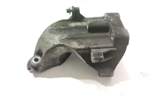Mercedes-Benz E W212 Engine mounting bracket A6512230004