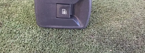 Dacia Sandero II Electric window control switch 