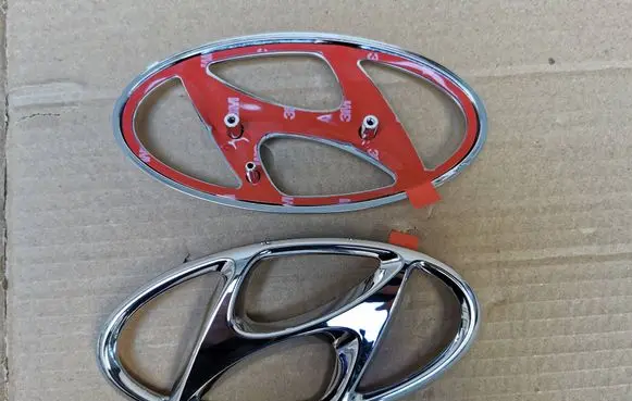 Hyundai Kona I Manufacturer badge logo/emblem 86354K4000