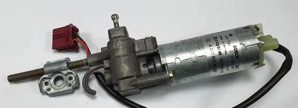 Mercedes-Benz S W220 Seat adjustment motor A2208205042