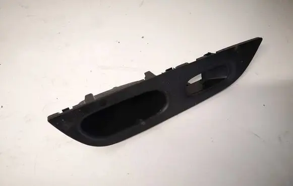 Nissan X-Trail T32 Front door window switch trim 829614CE0A