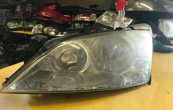 Ford Mondeo Mk III Headlight/headlamp