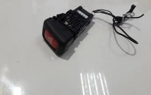 Nissan Almera N16 Hazard light switch niles06016