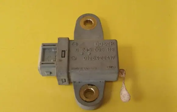 Mercedes-Benz E W210 ESP acceleration yaw rate sensor 0265005113 0125420417