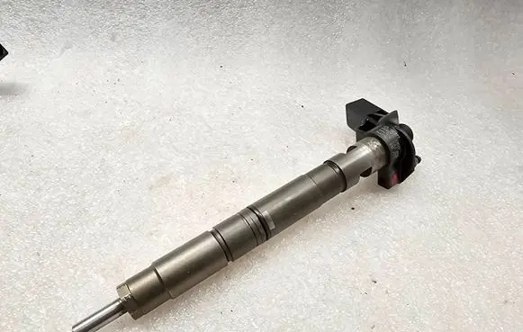 Audi A6 S6 C6 4F Fuel injector 03L130277 080829 0445116030