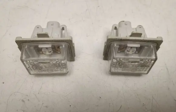 Mercedes-Benz CLS C218 X218 Number plate light A2218200856