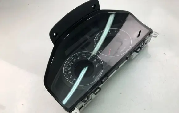 Volvo XC70 Speedometer (instrument cluster) 31254535AA