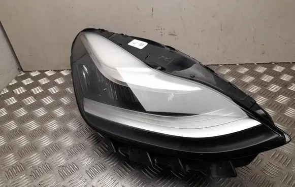 Tesla Model 3 Headlight/headlamp 107738000C