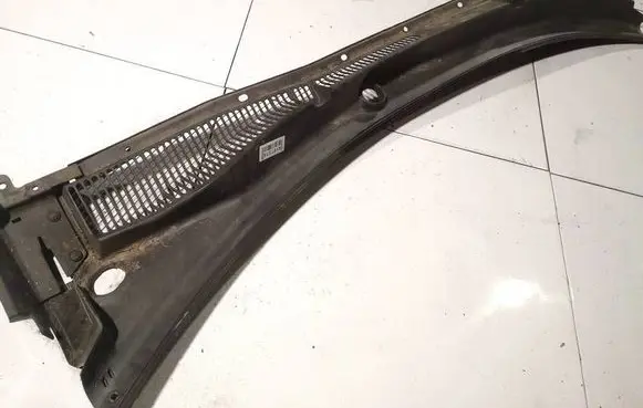 Subaru Legacy Wiper trim