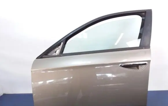 Alfa Romeo 159 Front door
