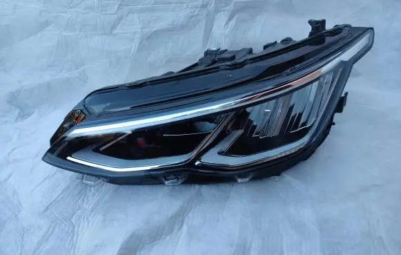 Volkswagen Golf VIII Headlight/headlamp 5H1941005B 90150890 8991VR4AAF1