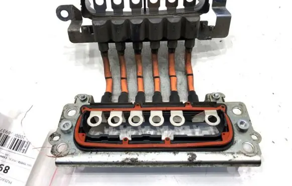 Toyota Camry VIII XV70 High voltage cable